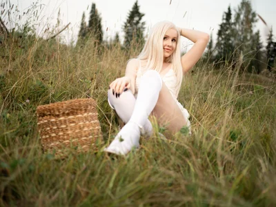 EllieFrosty_ 🤍White Tenderness🤍 Foto 2