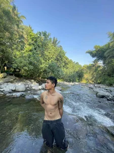 🍃🏞️ de UrPinoyhot  2 Imagens