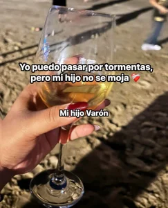 charlloteevans_X Michis  5টি ছবি