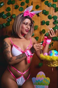 MadelaineJones Easter Day Pic 4