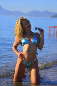 NyrobiNova: Public ( 2 фото)