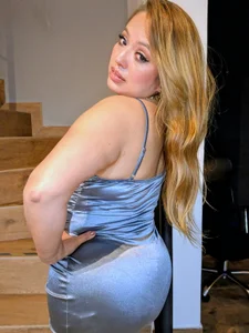Anto_Thompson Un toque de satín y mucha elegancia para tu tarde✨ slika 3