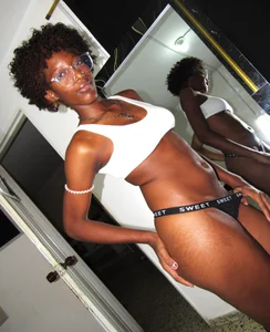 LeinFoxxのPublicの 4枚の写真