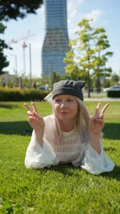 RanyThomson BEAUTIFUL DAY Pic 5