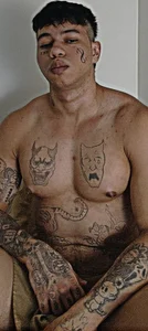 daamonxxx19のSerious.の枚の写真