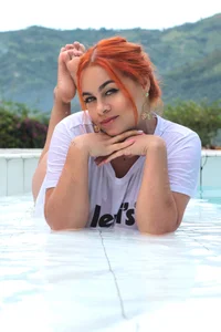 miapichxs afternoon at the pool Pic