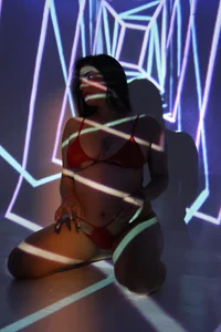 Ashley_Evans22 Urban Glow 🏙️ Pic 7