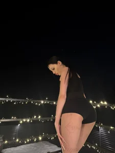 EmilyMosley Beauty 💋 Pic 5