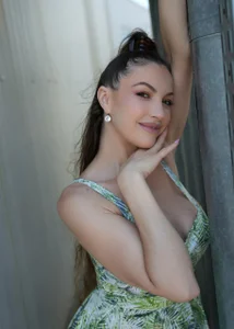 RebeccaRese Summer time fun time💚 Poză 6