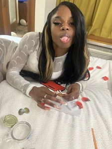 pussyeater_- Public Pic 2