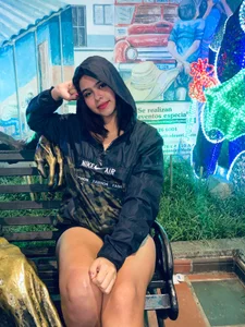 Sofia_villareal a little of me 💖🌸 รูป  2