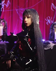 EvaSabath Your dark witch Foto 2