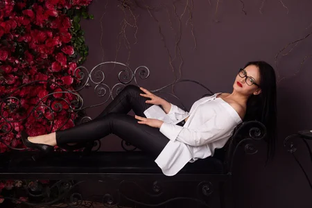 HellenDesire Black and white temptation Pic