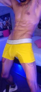 jonas_conor: How does yellow look on me? 💛 ( 2 фото)