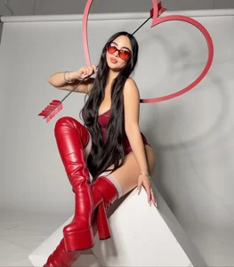 alisonnwalker2025 Shoot an arrow into my heart Pic 3