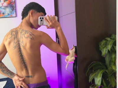 lukasstrong_ I love the color purple 💜 사진 3