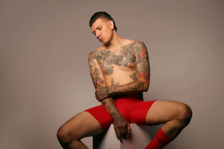 Handsome in red ! od Dante_Flamee  4 snímek