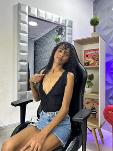 becky_lynch_102 Public Pic