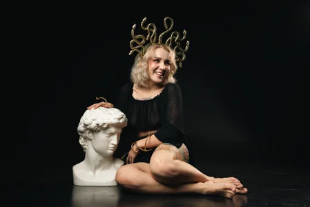 LianaFord On the eve of Halloween 🎃 Foto 3