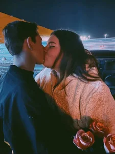 VelvetCouple69 Public Bilde 2