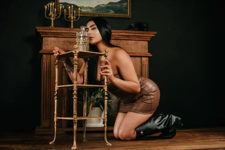 Stefbellanova Lets drink with me honey 🥂 Pic 3