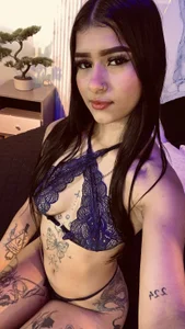 _charlotte_quee_ Public Foto 4