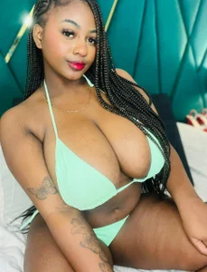 tamaramyller1 JUST A LITTLE TEMPTING 🙈 Foto 2