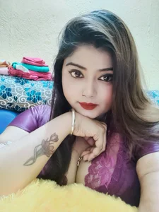 Lusty_Rose01 Public Pic 4