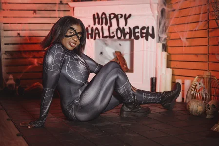 LupeAdams hallowen 2024 Pic 6