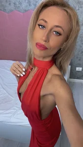 Red Ridding Hood 🔥🎀 od DeliaMArlow  9 snímek