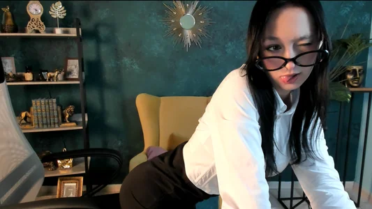 AnitaBelsのyour personal secretary))の 2枚の写真