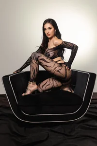 MilaLawrenceのVillain eraの 3枚の写真