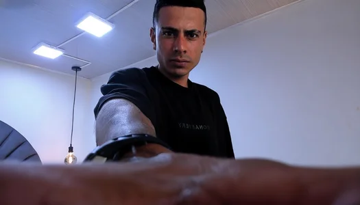 MatthewCullen I don't need ropes... just my look is enough🔥🔱 Pic