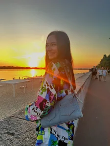 soffy__kisss Weekdays Billede 4