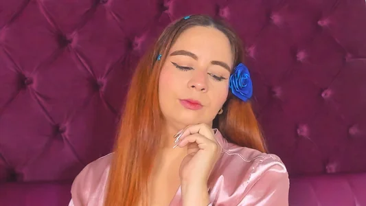 RossMildrey Wet petals, long glances Immagine  4