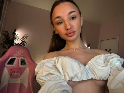 miiss__lulu 𝒔𝒆𝒍𝒇𝒊𝒆 🤍 Immagine  8