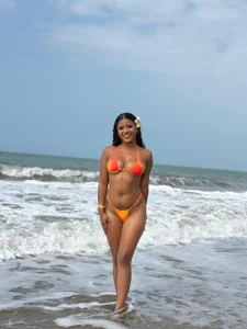 sophia_brunette_ Special beach day 🙊🌅🌴 Pic 2