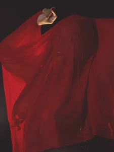 Fire, sensuality and mystery 💀 od Hilaryebony_  4 snímek
