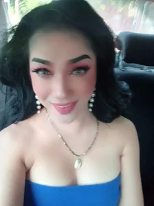 MeatyhorsecockMistress hot and sexy ehla Pic 3