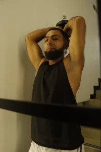 KylliamLevisExercising arma图片 2