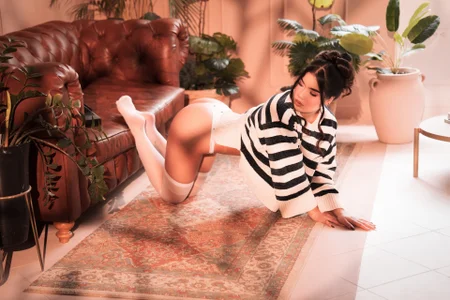 Cutie_Riley 💋 Elegance never goes out of style Pic 6