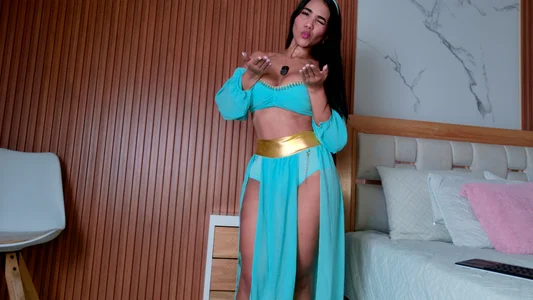mia_hank: Your favorite Aladdina is ready to make your wishes come true 😈✨ ( 3 фото)