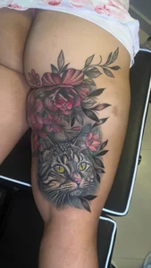 camile_milf I had a fat on my leg that made me unhappy that's why I decided to get a tattoo. and enjoy my tatto Pic 9