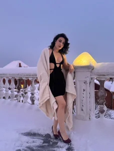 Maya_RogerssのWinter photo shoot for my favorite viewers❄️❤️‍🔥の 5枚の写真