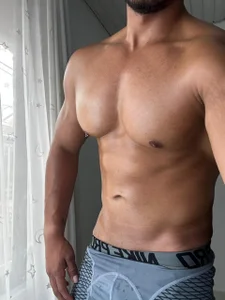 magnusclark resting after the gym Pic 5