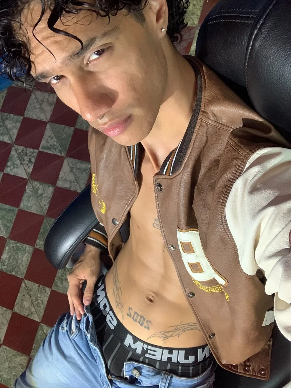 Foto em tendência de NEOSLY_7 3904