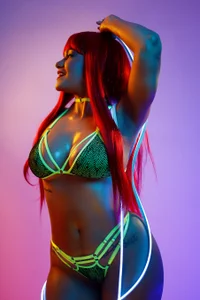 SussyRoss: NEON ( 3 фото)