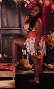 _ebony-queen_ Your halloween with me Pic 2