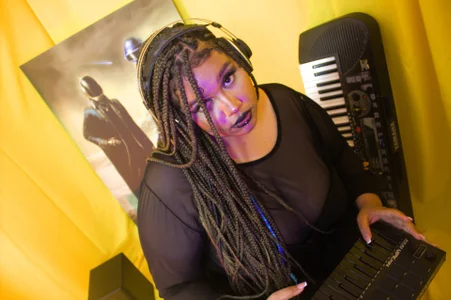 SunnieFrequency Veridis Quo 👽 Immagine  4