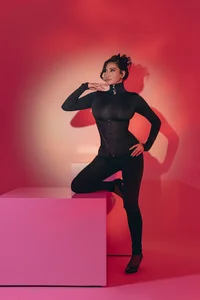 MaddisonLowe Obey the Queen Εικόνα 2